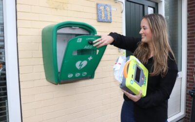 Redding met een City AED bij het metrostation